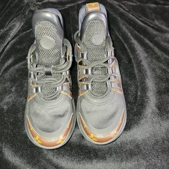 Louis Vuitton Archlight Sneaker - Picture 2 of 10